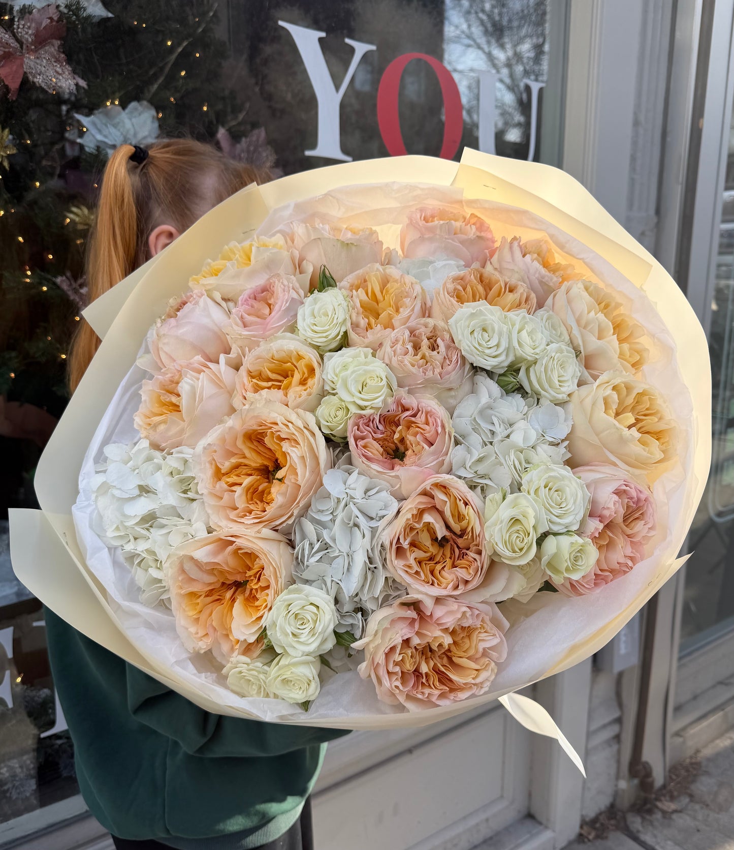 “Cream” Bouquet (Garden Roses, White Spray Roses, Hydrangeas)