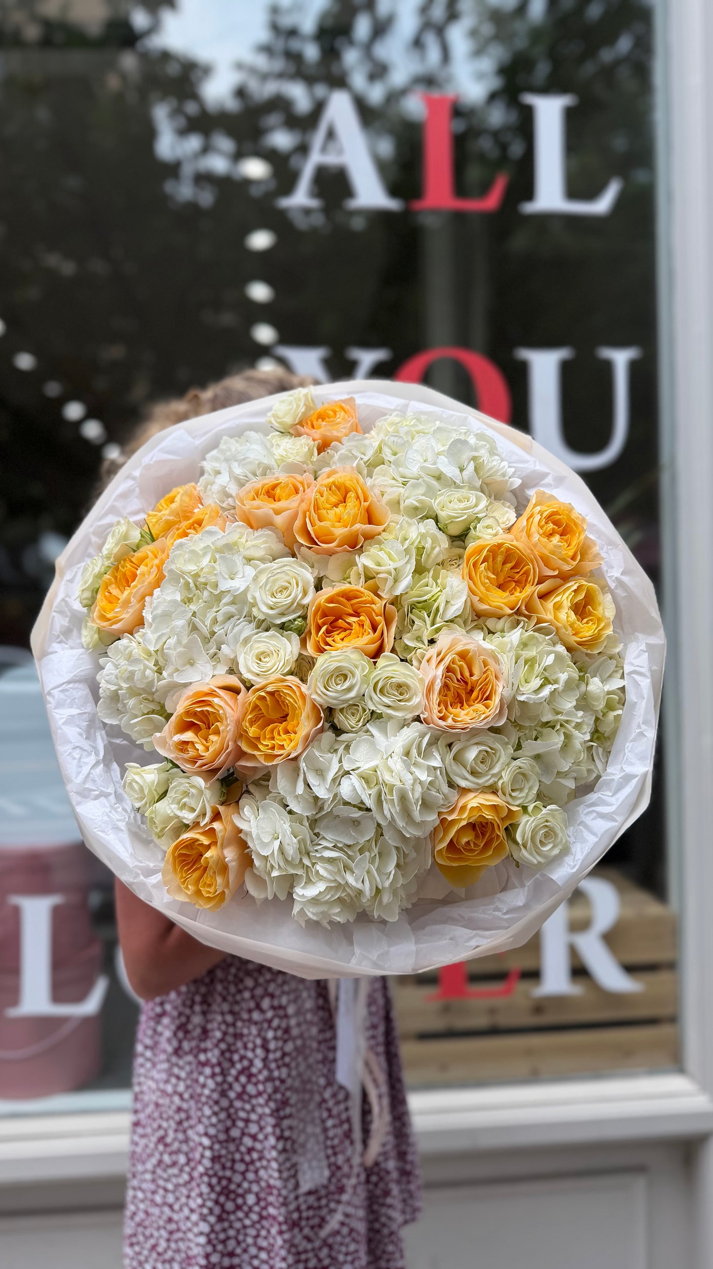 “Cream” Bouquet (Garden Roses, White Spray Roses, Hydrangeas)