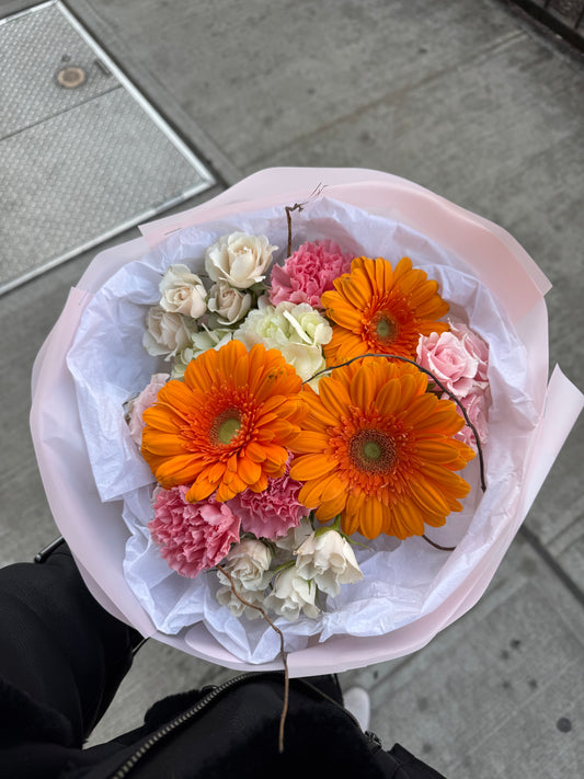 Bouquet “Sun” (Gerbera, Hydrangeas, Spray Roses, Brunches)