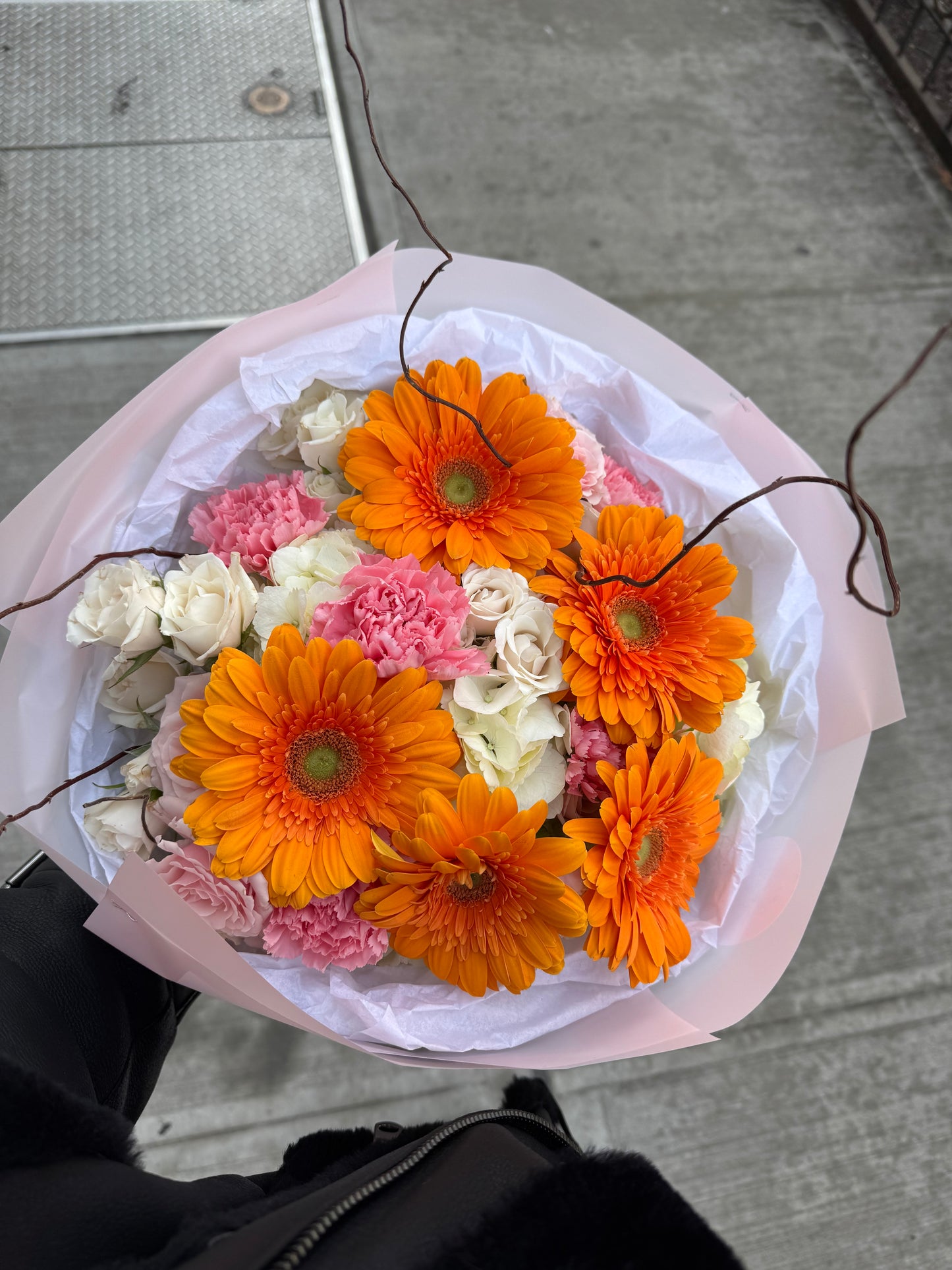 Bouquet “Sun” (Gerbera, Hydrangeas, Spray Roses, Brunches)