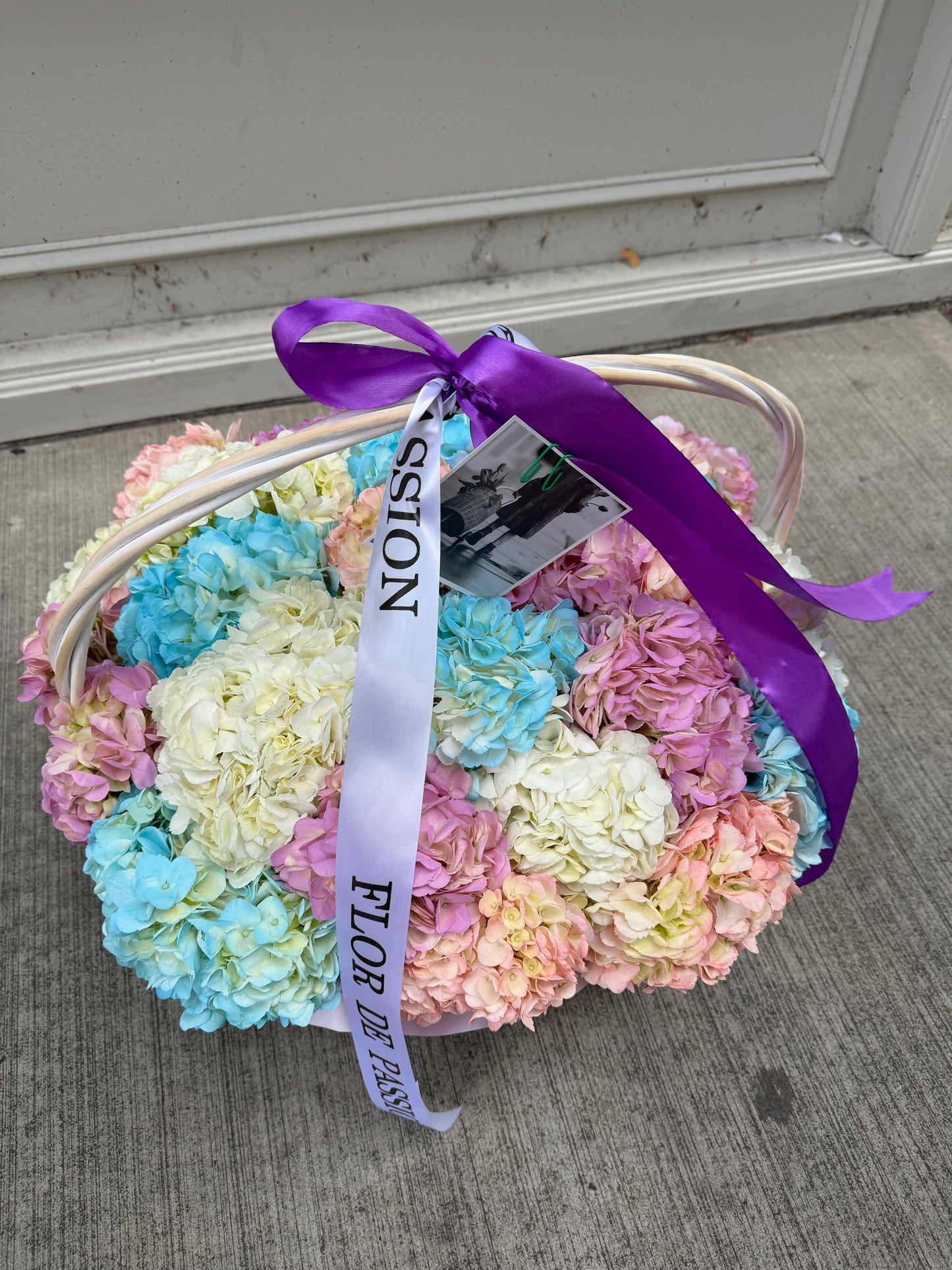 “Cloud” Basket (Pink Hydrangeas, Blue Hydrangeas, Purple Hydrangeas, White Hydrangeas)