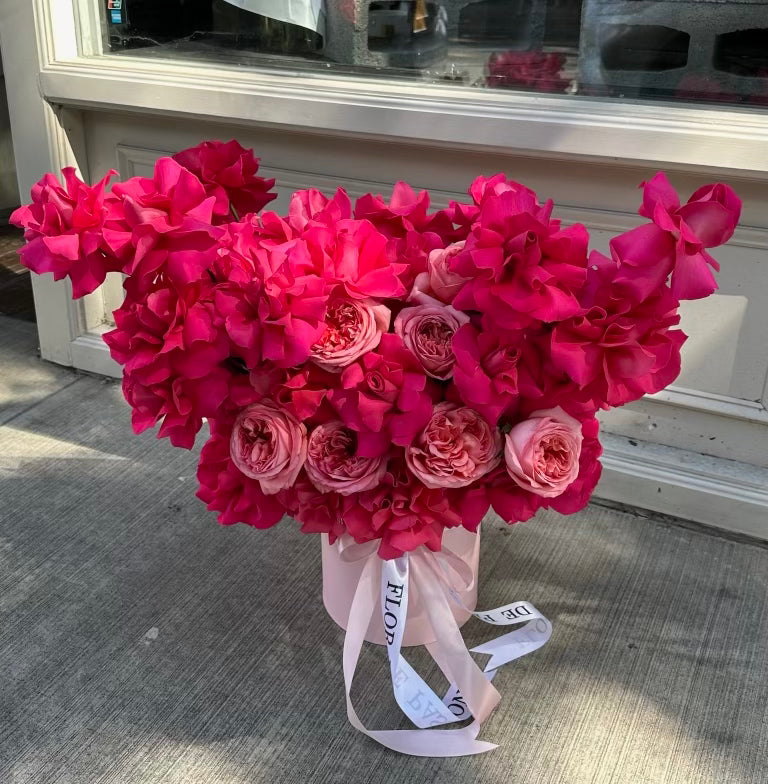"Words of Love" Box (hot pink French roses, pink expression garden roses)