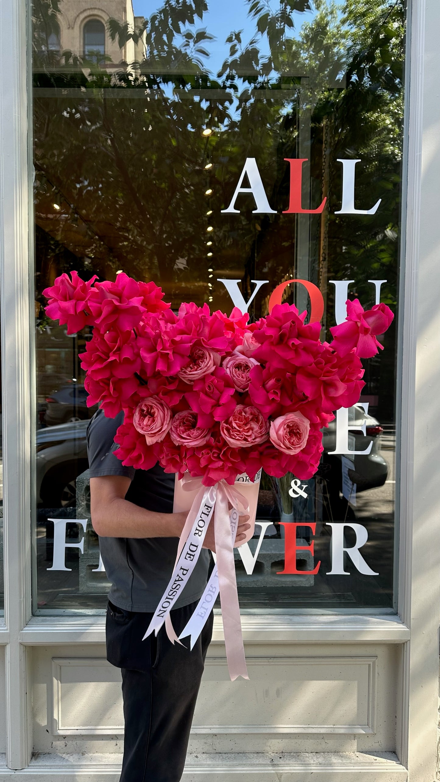 "Words of Love" Box (hot pink French roses, pink expression garden roses)